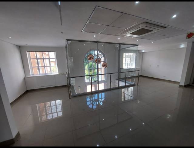 386M² OFFICE TO LET IN BRYANSTON